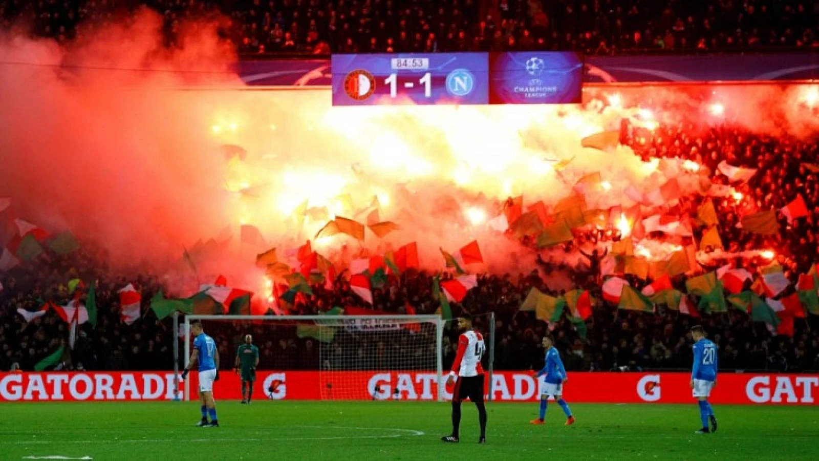 COLUMN | Waar rook is, speelt Feyenoord met vuur