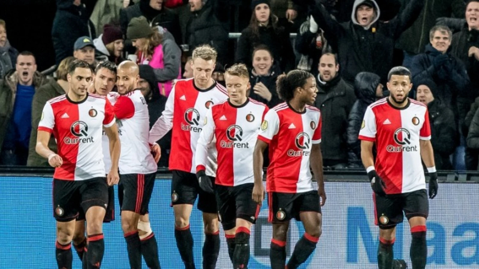 Stand Eredivisie: Feyenoord verslikt zich in Heerenveen, Ajax loopt uit 