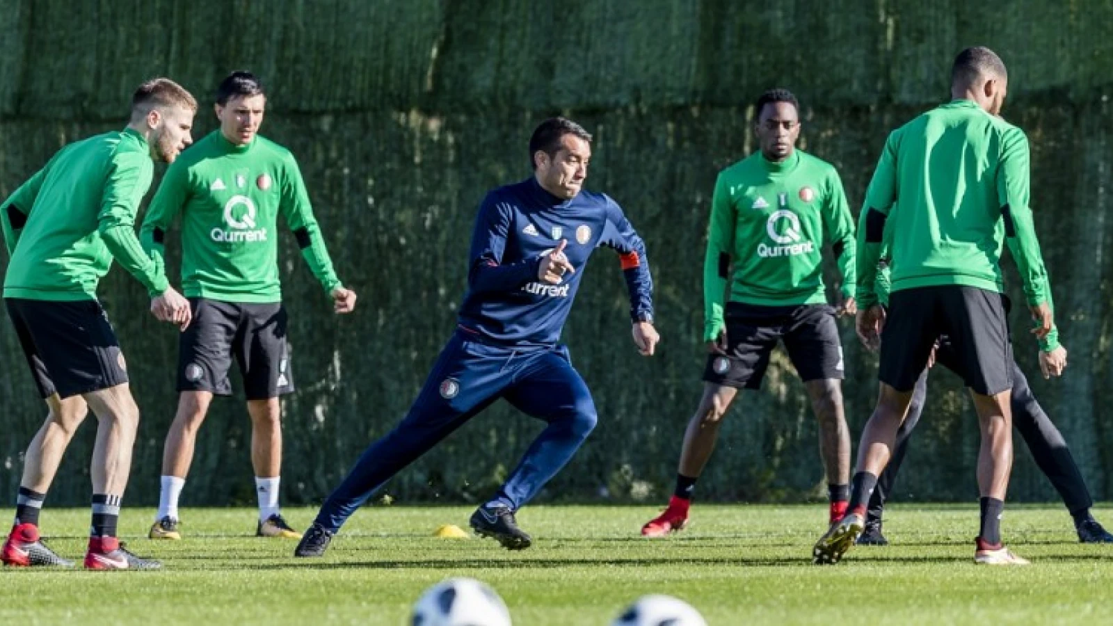 Viertal Feyenoorders traint apart van de groep