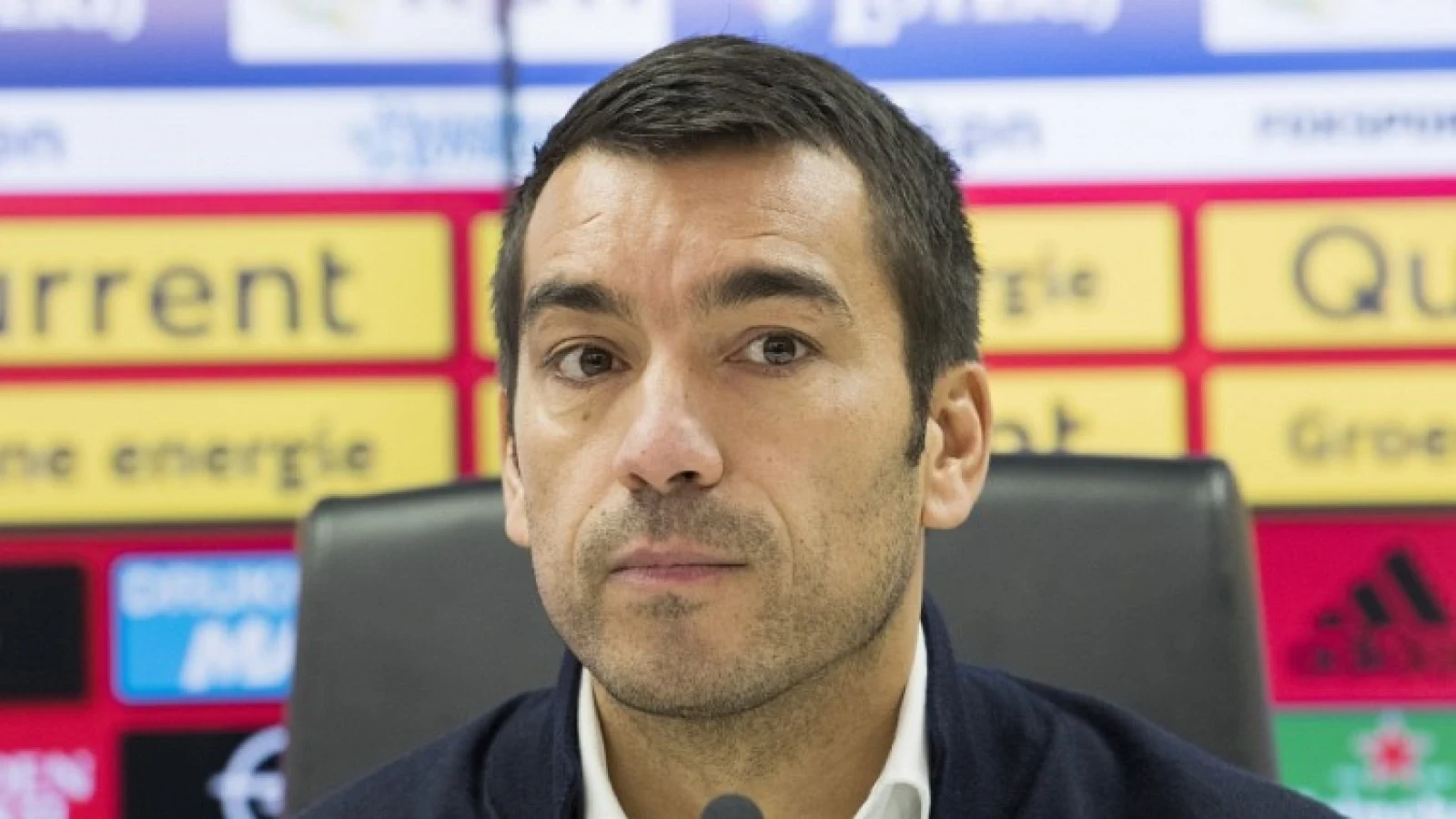 Van Bronckhorst afwezig op persconferentie