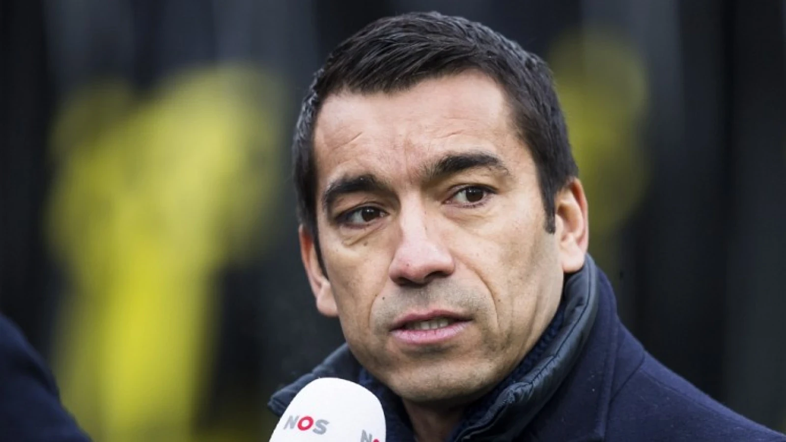 Van Bronckhorst geeft toe: 'Omdat het niet uitpakte zoals gehoopt'