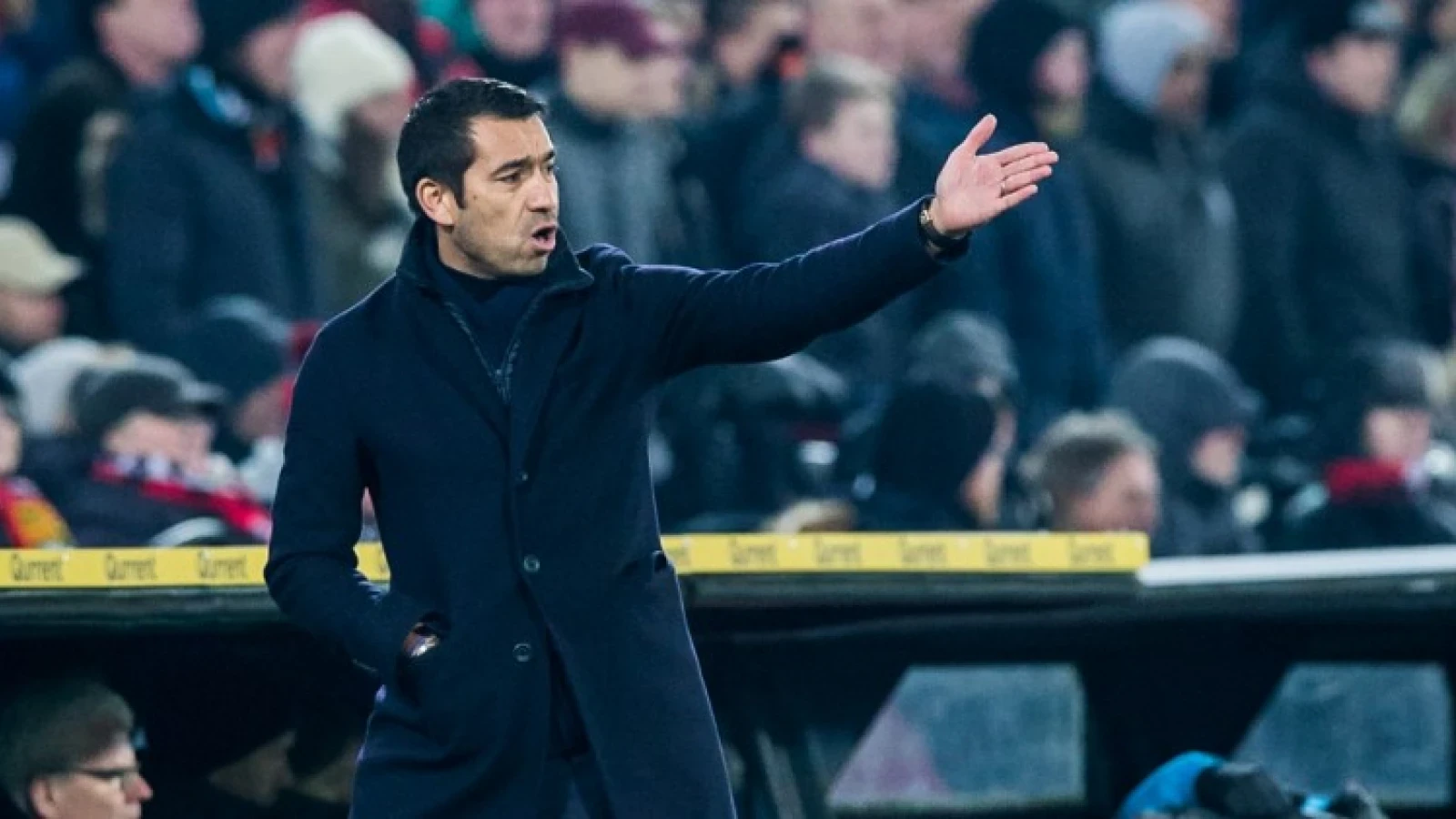 Van Bronckhorst: 'Elke ploeg had het onder die omstandigheden moeilijk gehad'