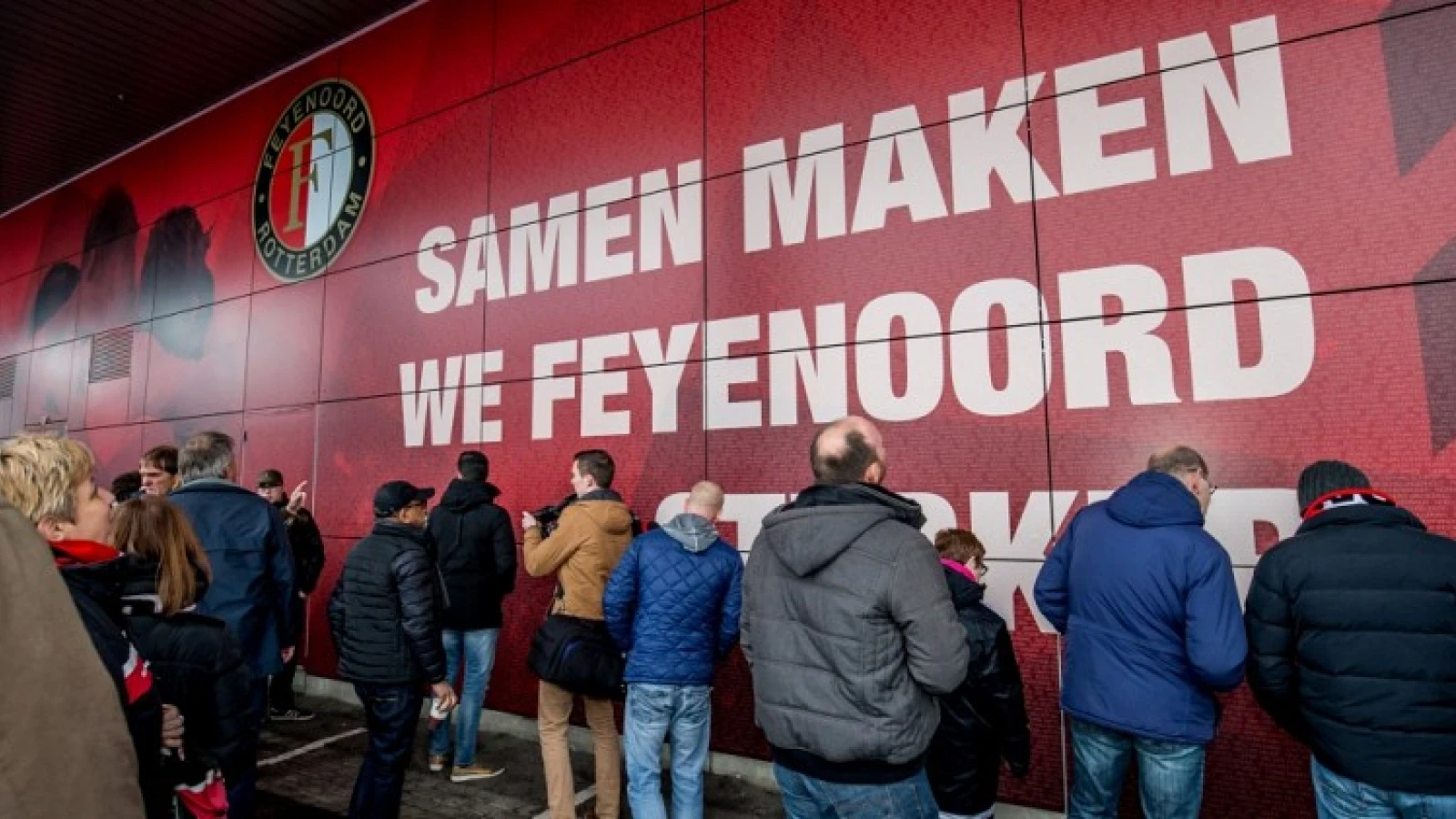 Raadslid vraagt zich af: 'Hen uit het stadion halen?'