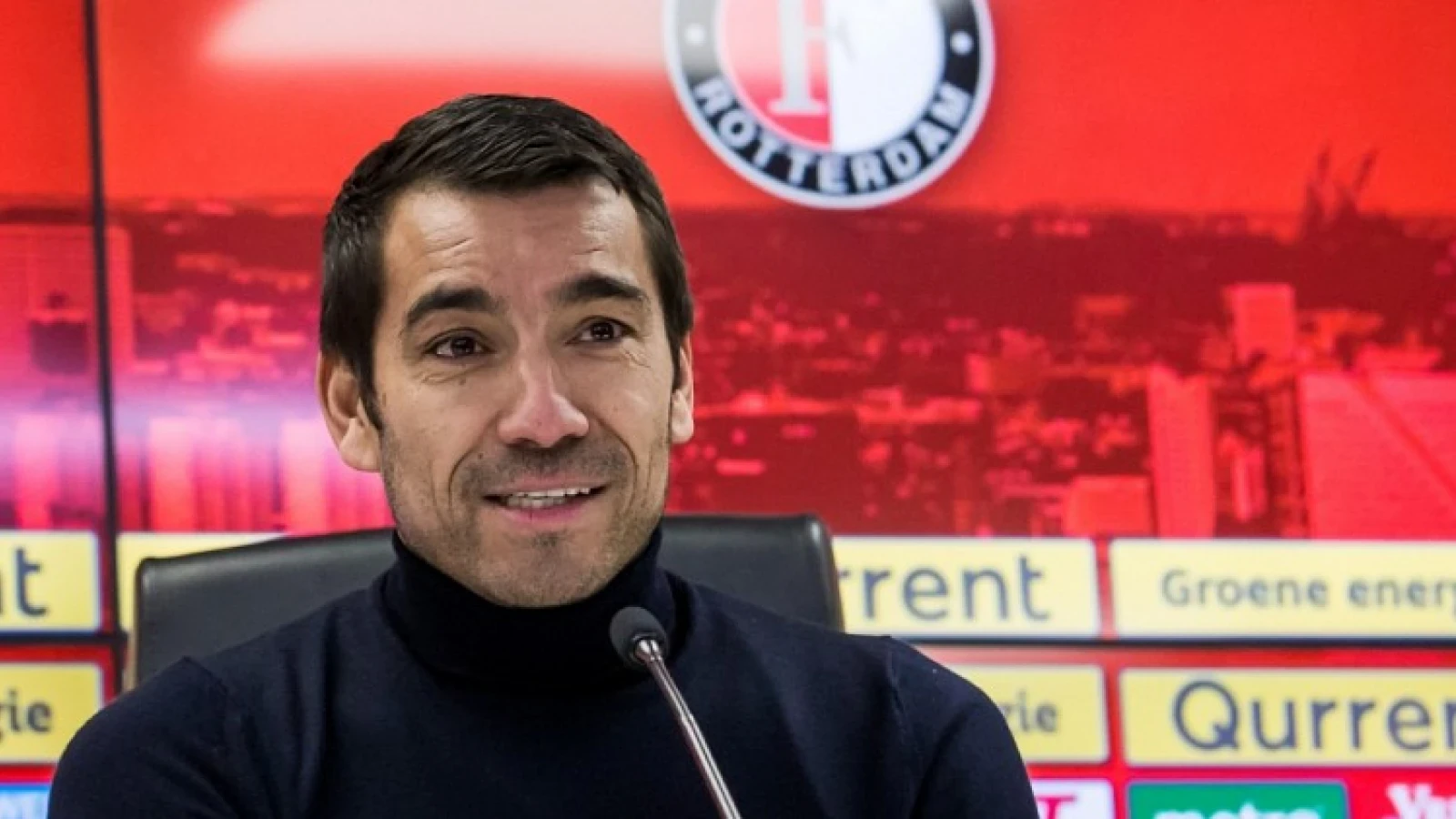 Van Bronckhorst ziet uitblinker: 'Dat gaat internationaal opvallen'