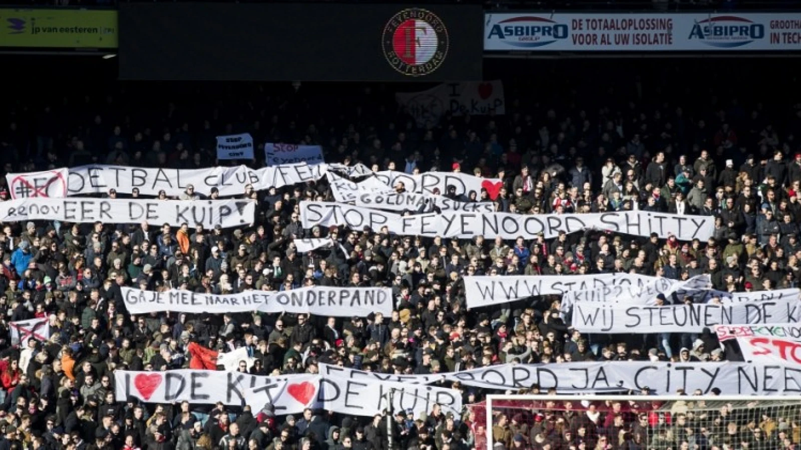 Harde kritiek op stadionplannen: 'Dit kan de doodsteek voor Feyenoord worden'