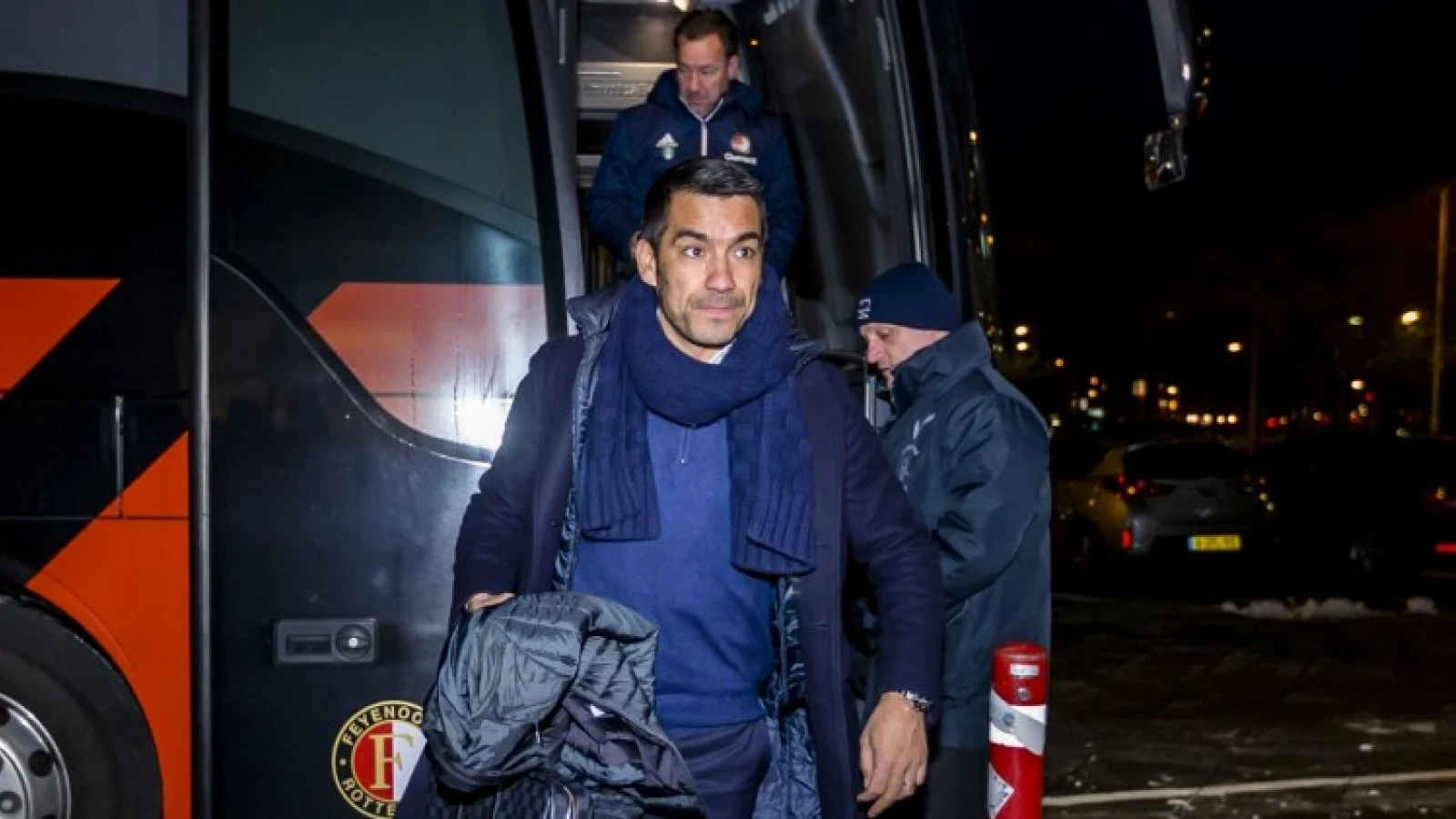 Van Bronckhorst haalt oud cliché erbij: 'De gifbeker moet leeg'