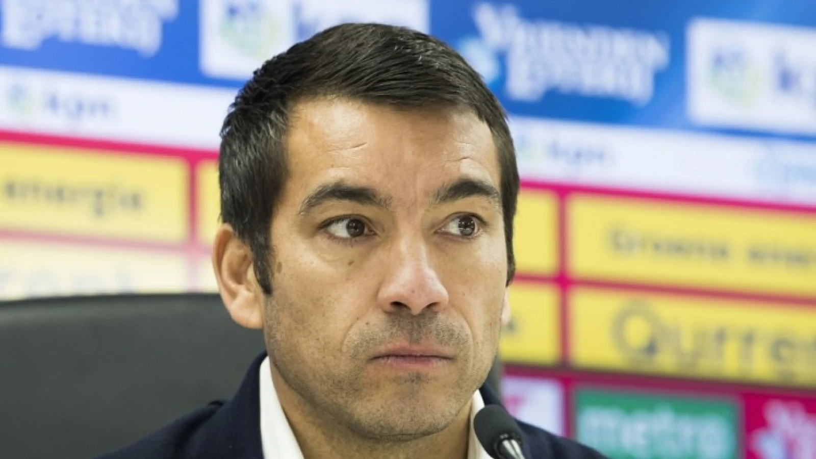 Van Bronckhorst: 'Ik ben niet groter dan de club'